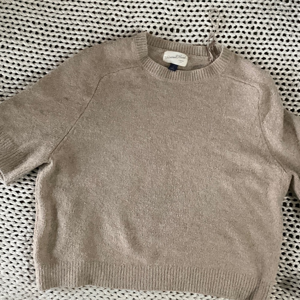 Universal Thread Women's Crewneck Sweater in Light Taupe
